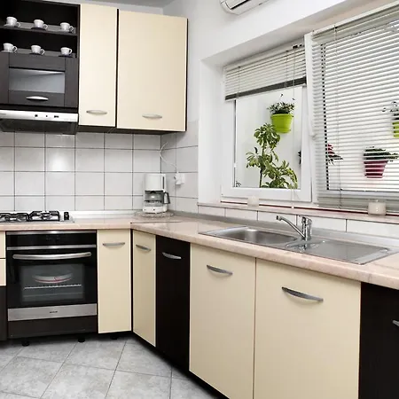Lidija Apartment *