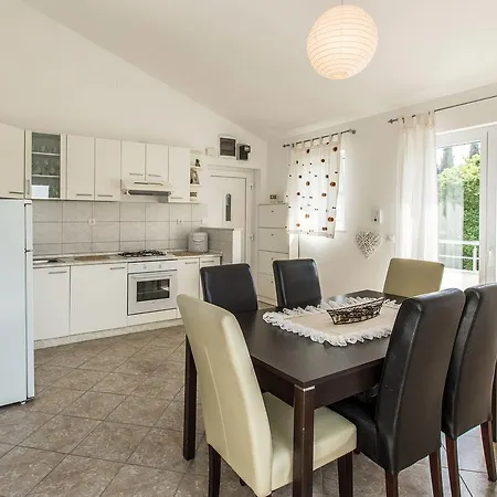 Lidija Apartment