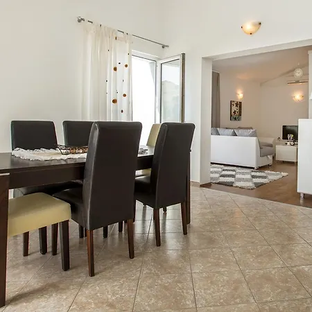 Apartment Lidija