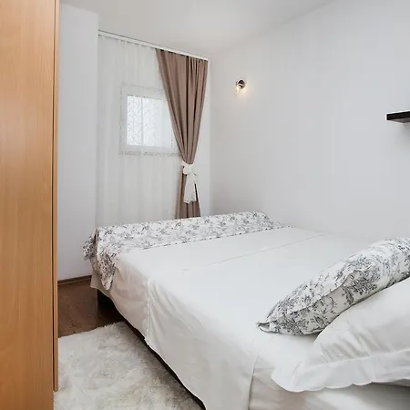 Apartamento Lidija *